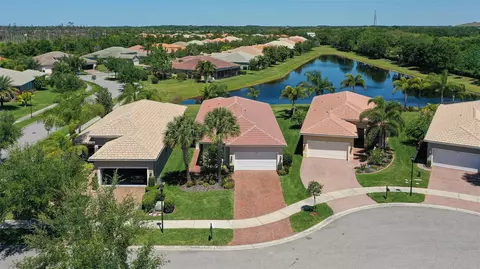5104 Indian Shores Pl, Wimauma, FL 33598