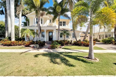 703 Islebay Dr, Apollo Beach, FL 33572