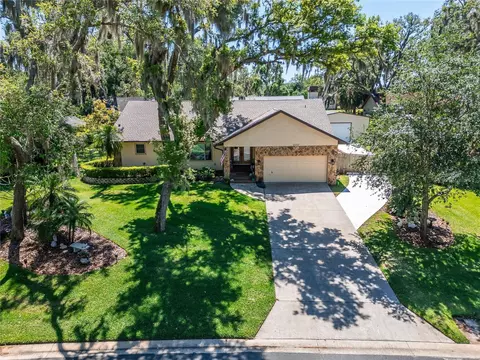2757 Buckhorn Oaks Dr, Valrico, FL 33594