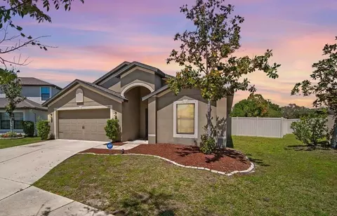 714 Chatham Walk Dr, Ruskin, FL 33570