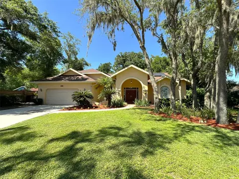7210 River Forest Ln, Temple Terrace, FL 33617