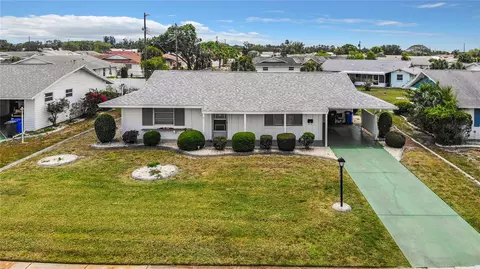 704 Riviera Dr, Sun City Center, FL 33573