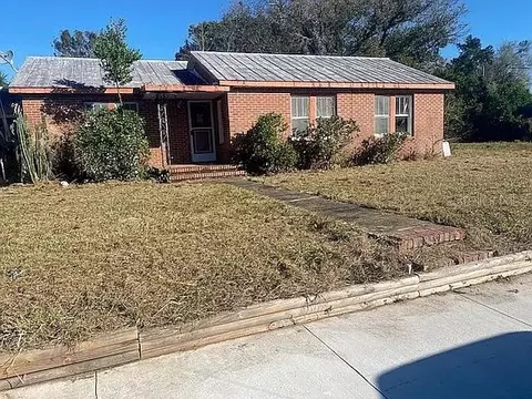 18 E St, Frostproof, FL 33843 photo 1