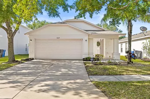 8029 Carriage Pointe Dr, Gibsonton, FL 33534