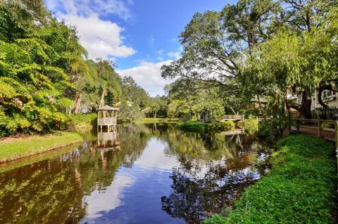 2929 W Gandy Blvd, Tampa, FL 33611