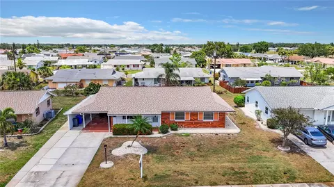 703 Riviera Dr, Sun City Center, FL 33573