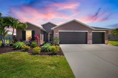 227 Star Shell Dr, Apollo Beach, FL 33572