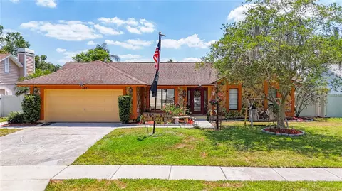 1621 Shady Leaf Dr, Valrico, FL 33596