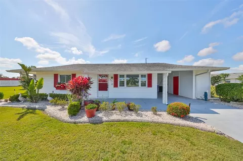 1504 Dickman Cir, Sun City Center, FL 33573