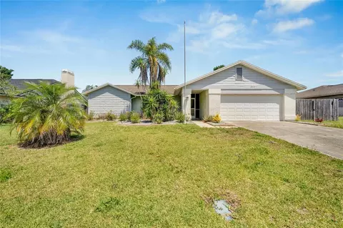 2614 Bridle Dr, Plant City, FL 33566