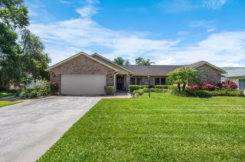 615 Pinewalk Dr, Brandon, FL 33510