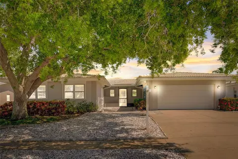 14381 Passage Way, Seminole, FL 33776