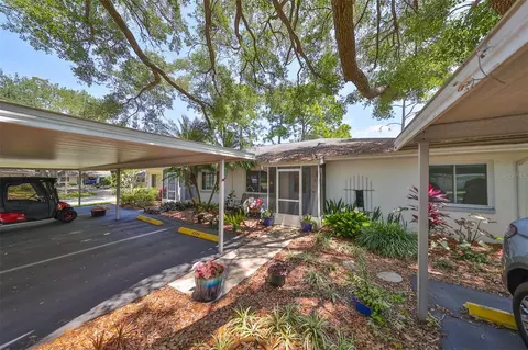 2204 Horsham Pl, Sun City Center, FL 33573