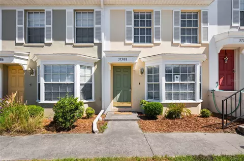 37308 Embassy Park Ln #2, Dade City, FL 33525