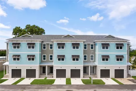1277 Savona Dr, Saint Petersburg, FL 33702