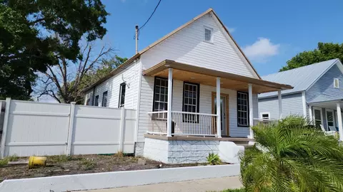 2325 W Walnut St, Tampa, FL 33607 photo 1