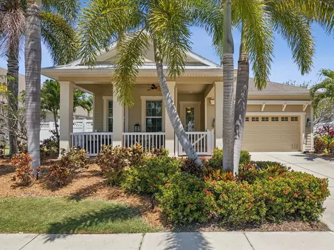 521 Manns Harbor Dr, Apollo Beach, FL 33572