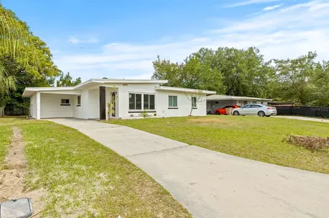 8613 Shirley Dr, Temple Terrace, FL 33617