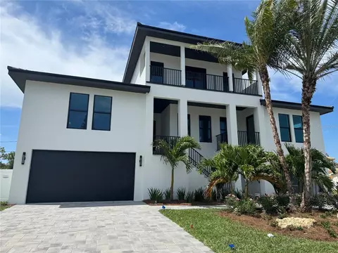 104 17th St, Belleair Beach, FL 33786