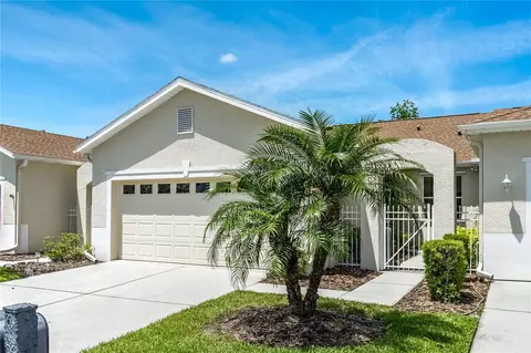 8323 Fallglo Ln, Land O Lakes, FL 34637