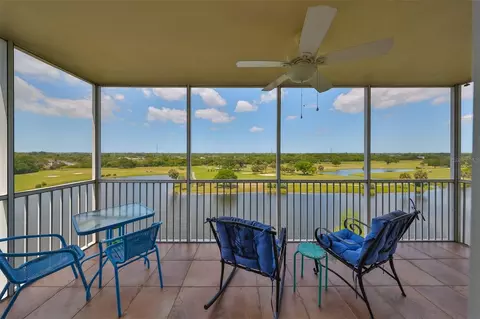 1200 Country Club Dr #1501, Largo, FL 33771