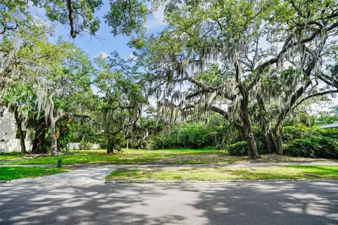 4806 W Beachway Dr, Tampa, FL 33609