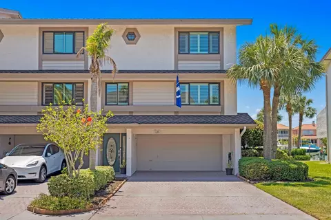 125 Marina Del Rey Ct, Clearwater Beach, FL 33767