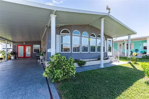 5738 Pawnee St, Zephyrhills, FL 33542