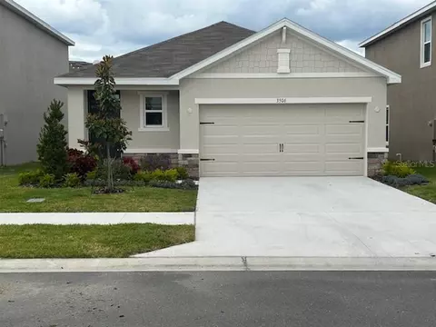 3506 Maple Grove Way, Plant City, FL 33565
