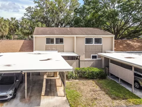 7936 Pine Dr #43, Temple Terrace, FL 33637