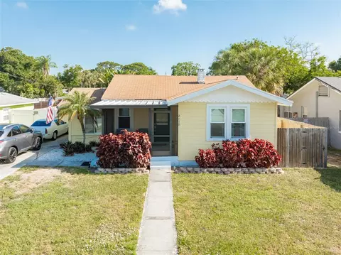 2110 19th Ave W, Bradenton, FL 34205