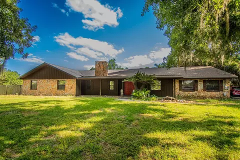 4805 Bugg Rd, Plant City, FL 33567