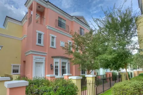 2308 Victoria Gardens Ln, Tampa, FL 33609