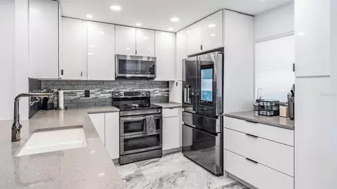 2650 Countryside Blvd #C305, Clearwater, FL 33761