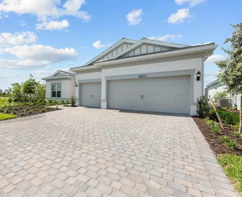 10373 Sun Isle Dr, Englewood, FL 34223