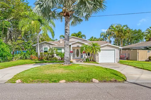 15518 Redington Dr, Redington Beach, FL 33708