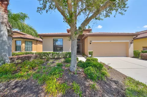 307 Laurel Falls Dr, Apollo Beach, FL 33572