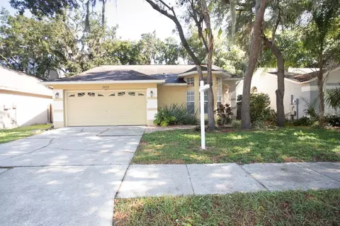 2615 Wrencrest Cir, Valrico, FL 33596