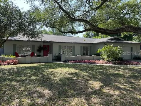 515 Crestover Dr, Temple Terrace, FL 33617