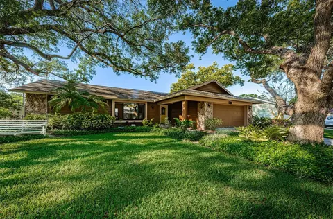 3080 Oak View Dr, Palm Harbor, FL 34684