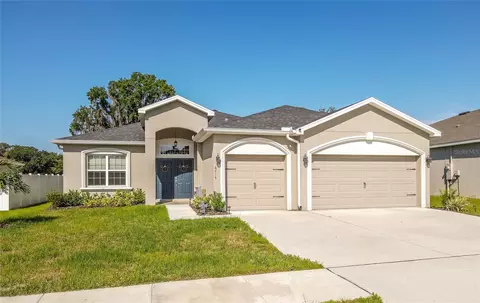 6715 Abbywood Ln, Zephyrhills, FL 33541