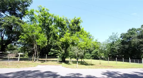 3851 Autumn Palm Dr, Zephyrhills, FL 33541