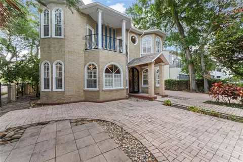 1102 S Moody Ave, Tampa, FL 33629