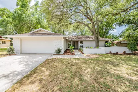 17807 Rivendel Rd, Lutz, FL 33549