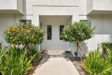 3100 W Paul Ave #16, Tampa, FL 33611
