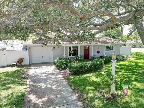 6819 112th St, Seminole, FL 33772