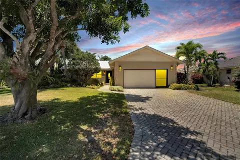 4904 Mangrove Point Rd, Bradenton, FL 34210