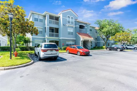 18001 Richmond Place Dr #920, Tampa, FL 33647