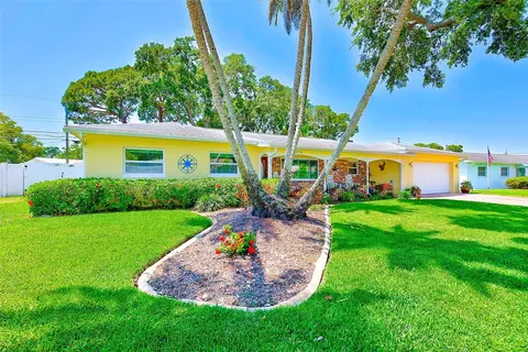 2754 64th St N, Saint Petersburg, FL 33710