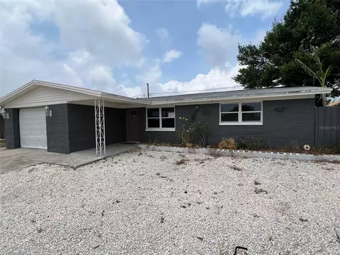 3911 Cedarwood Dr, Holiday, FL 34691
